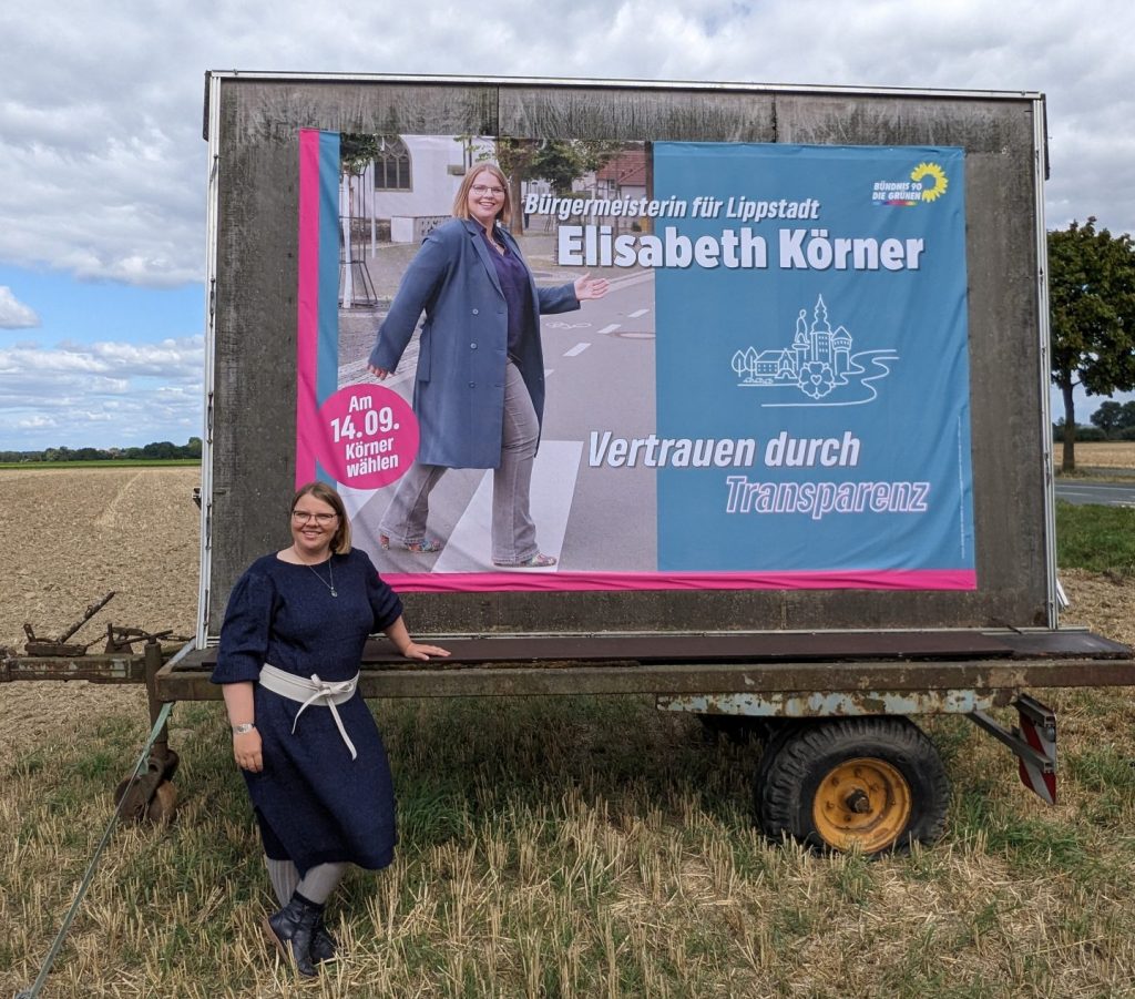 Wahlwerbung auf dem Feld